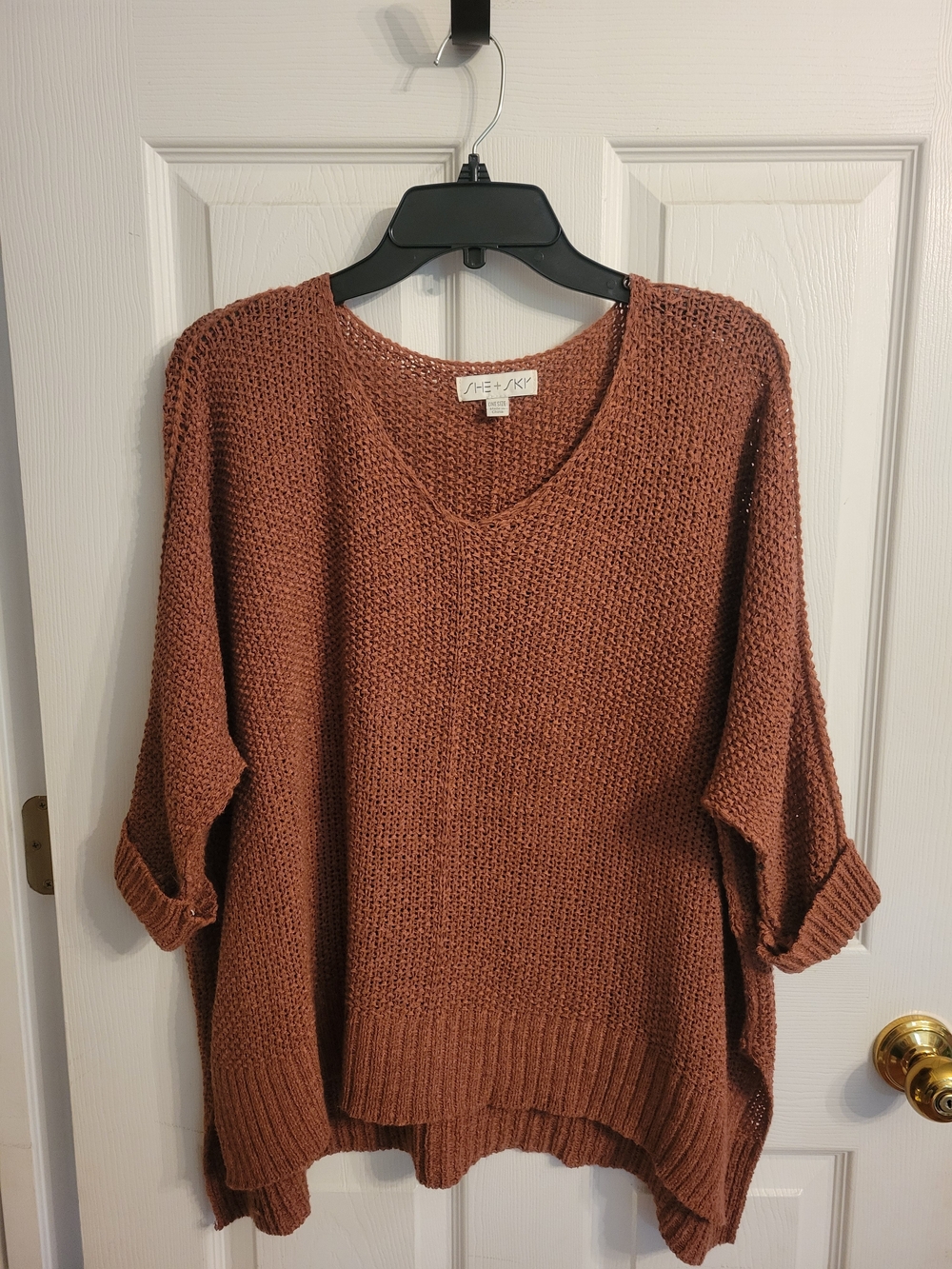 She + Sky Oversized V-Neck Knit Sweater in Rust Brown